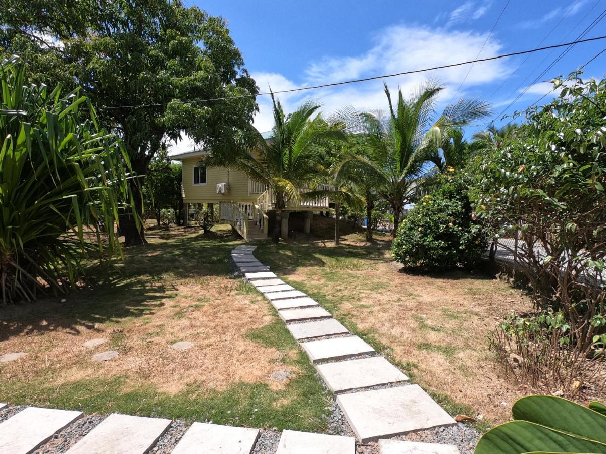 Single-Family Home With Gated Tropical Yard West End Exteriér fotografie